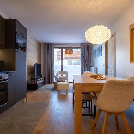 Apartment Charming Modern In - Welkeys
